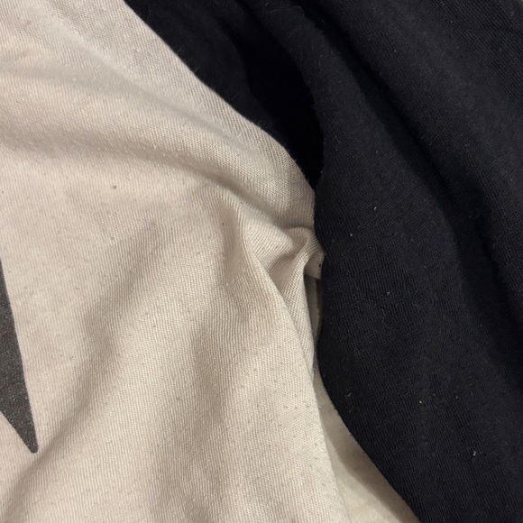 Obey Black and White 'Make Art Not War' Raglan Shirt - Picture 6 of 9